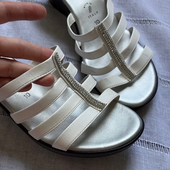 Toscanella Women's Elegant White Strappy Sandals - Picture 3 of 14